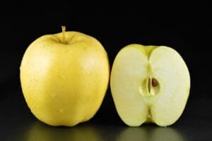 apple golden delicious